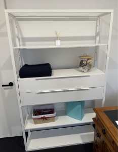 Shelf unit with 2 drawers
