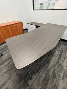 Executive office table with return