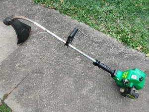 Weed Eater feather lite XT 25 plus 70 Dba $90