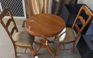 Dining table with 2 dining chairs