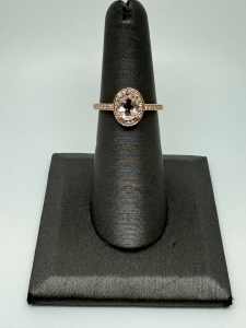 LADIES 9CT ROSE GOLD RING MORGANITE AND DIAMONDS - REF: 378606