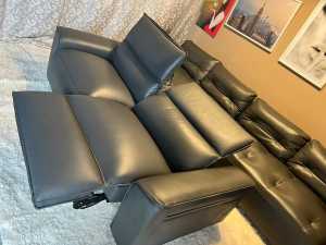 King 👑 Cloud dark genuine leather 2.5 seater recliner with delivery 