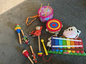 Kids musical instruments incl xylophone 