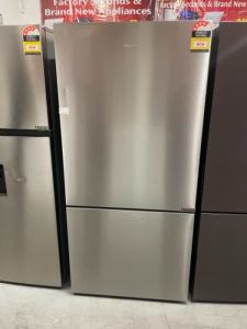 Hisense 503 litres fridge freezer .