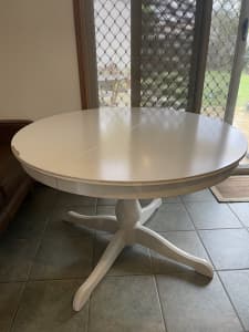 Extendable round dining table, white, 110/155 cm