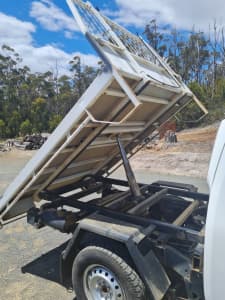 Tipper tray for Xtra cab ute