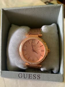 Guess Watch *NEW 