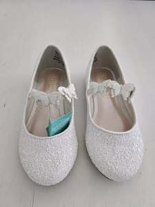 Girls bridesmaid/formal white butterfly shoes. Size UK 8.