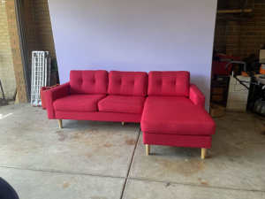 Fantastic Furniture Sofa Chaise Couch Lounge L Shape red Reversible
