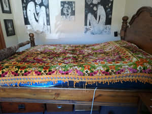 Queen size velvet bedspread