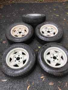 ALLOY WHEELS X 5 SUIT TRAILER ETC..13 IN. EARLY HOLDEN..NEAR NEW TYRES