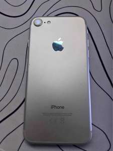 Like New Condition Apple iPhone 7 128GB Unlocked - Phonebot