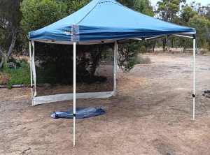 3x3 gazebo Oztrail Deluxe, FREE Delivery 