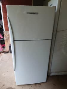 Used Fisher&Paykel 331L fridge/Freezer