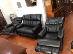 Three-piece black leather La-Z-Boy lounge two recliner rocker chairs