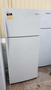 WESTINGHOUSE 419LTS WHITE TOP MOUNT REFRIGERATOR