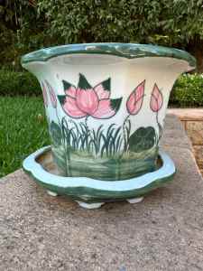 Decorative Planter Pot and saucer