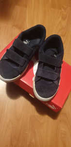 Puma Suede Shoes with velcro straps US2 great school shoe