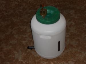 BEER BREWING KIT - GOOD CONDITION. INCLUDES BOTTLES.