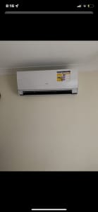 Air conditioning supply and air conditioning 