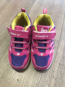 Wheelys girls shoes with rollers - Size EU 30