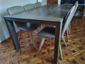 Dining table & 6 leather Nick Scali chairs 
