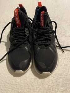 Men’s Adidas Tubular Sneakers - US 6