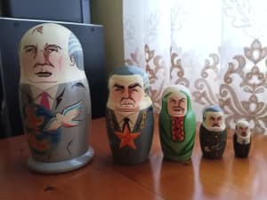 Vintage 5 Russian nesting dolls Soviet leaders