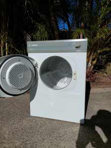 CLOTHES DRYER - HOOVER 5Kg Loader - In good working order & condition