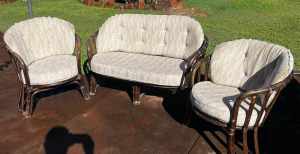 Cane Lounge a 2 seater and 2off single seaters