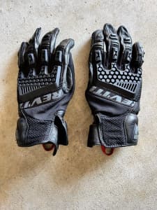 Rev’it Sand 3 motorcycle gloves 