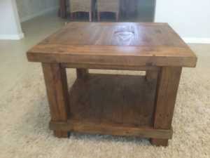 Side / Lamp Table