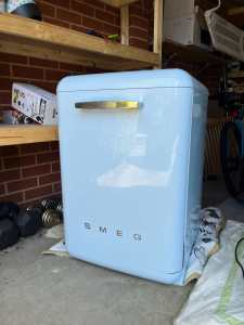 Smeg Blue Dishwasher (not available in the shops) rare with lid