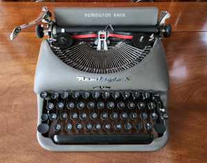 Vintage Remington Rand Model 5 Portable Typewriter