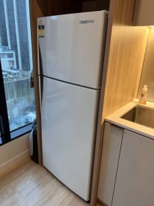 Westinghouse top mount 420L fridge