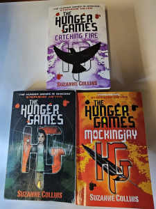 The Hunger Games Series 3 x Books *A6