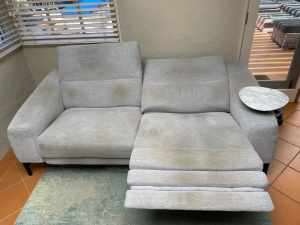 2.5 seat electric recliner couch. King Furniture REO