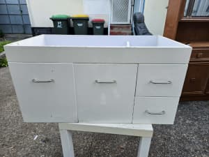 Vanity cabinet Roselands Canterbury Area Preview