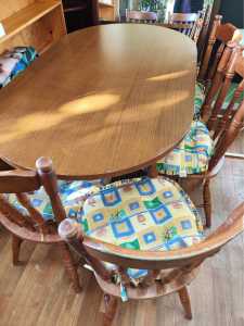 Quick sale dinning table with four chairs with good quality
