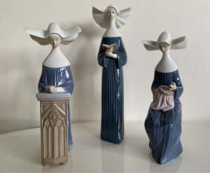 Lladro Set of 3 nuns******5501 5502