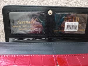 Ladies leather wallet (cash sale only)