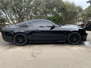 2009 Ford Mustang GT Full Saleen Pack 