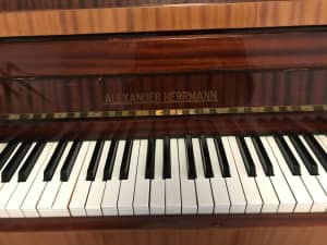 ALEXANDER HERRMANN PIANO