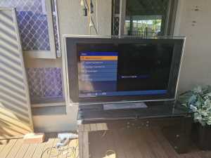 SONY 48 INCH TV LCD