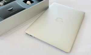 2017 MacBook Air/ 8GB /Warranty