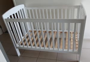 Grotime Baby Cot Excellent condition 