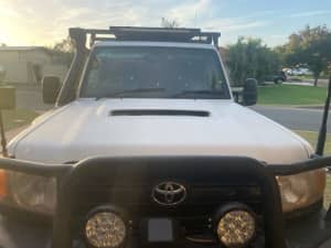 2008 TOYOTA LANDCRUISER WORKMATE (4x4) 5 SP MANUAL C/CHAS