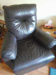 Leather recliner - doesnt recline
