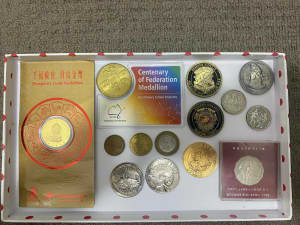 OLD COINS/TOKEN/MEDALS/Silver DOLLAR JIM BEAM/Gold Coast Dollar..