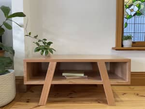 New Handcrafted Oak Coffee Table